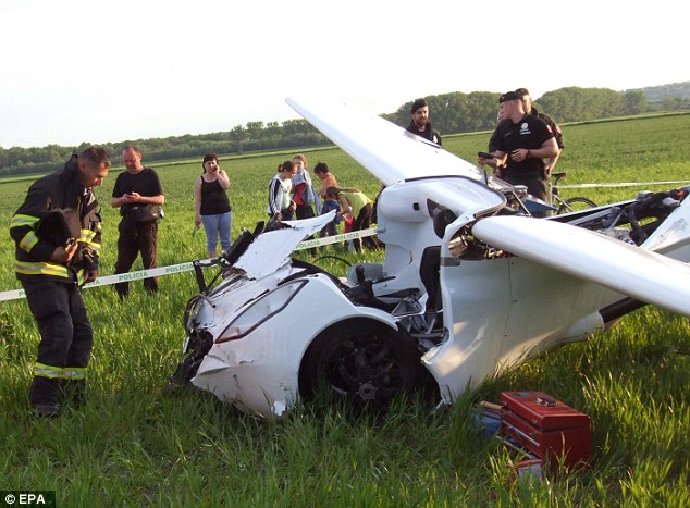 Crash of an AeroMobile 3.0 in 2015